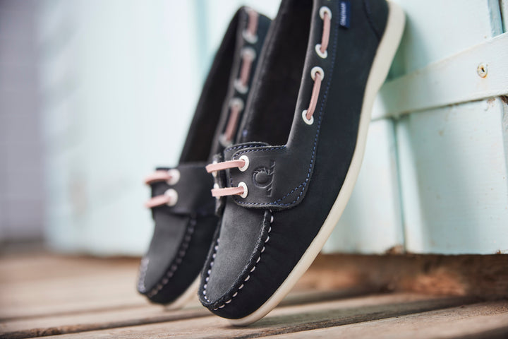 Chatham Women's Payar Leather Boat Shoe Navy/Pink