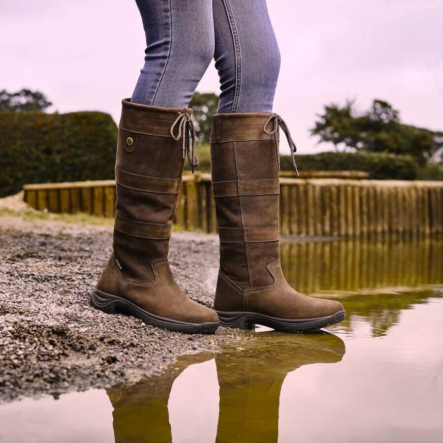Extra wide store calf river boots