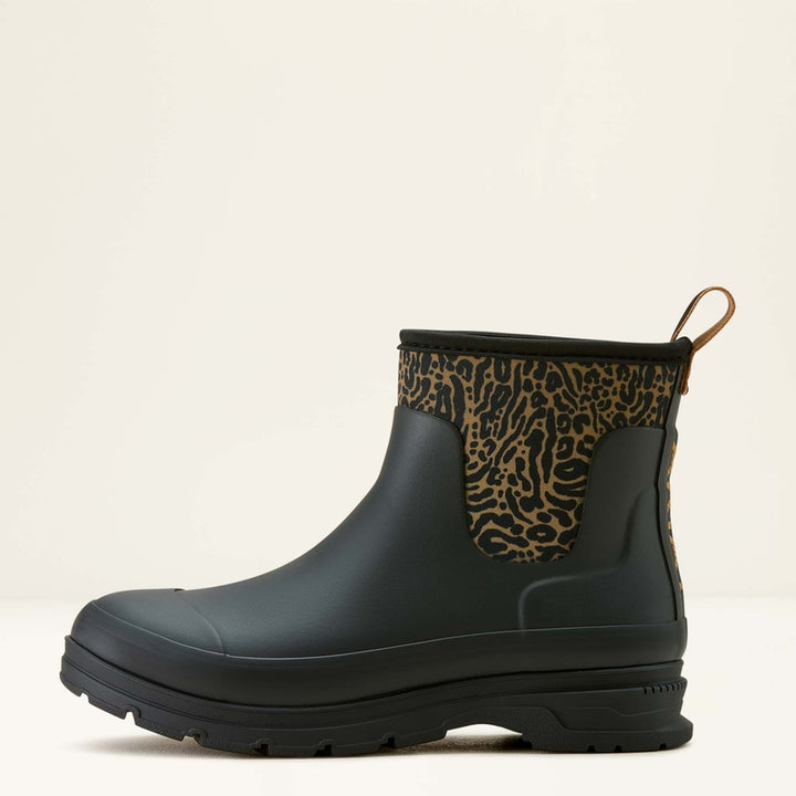 Ariat Women's Kelmarsh Shortie in Black/Ocelot Print